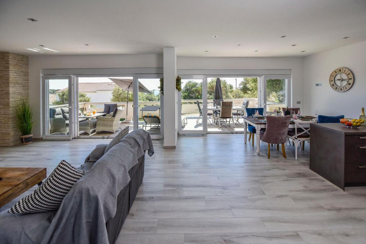 Moderner Bungalow Mit Meerblick Lun  Exterior photo