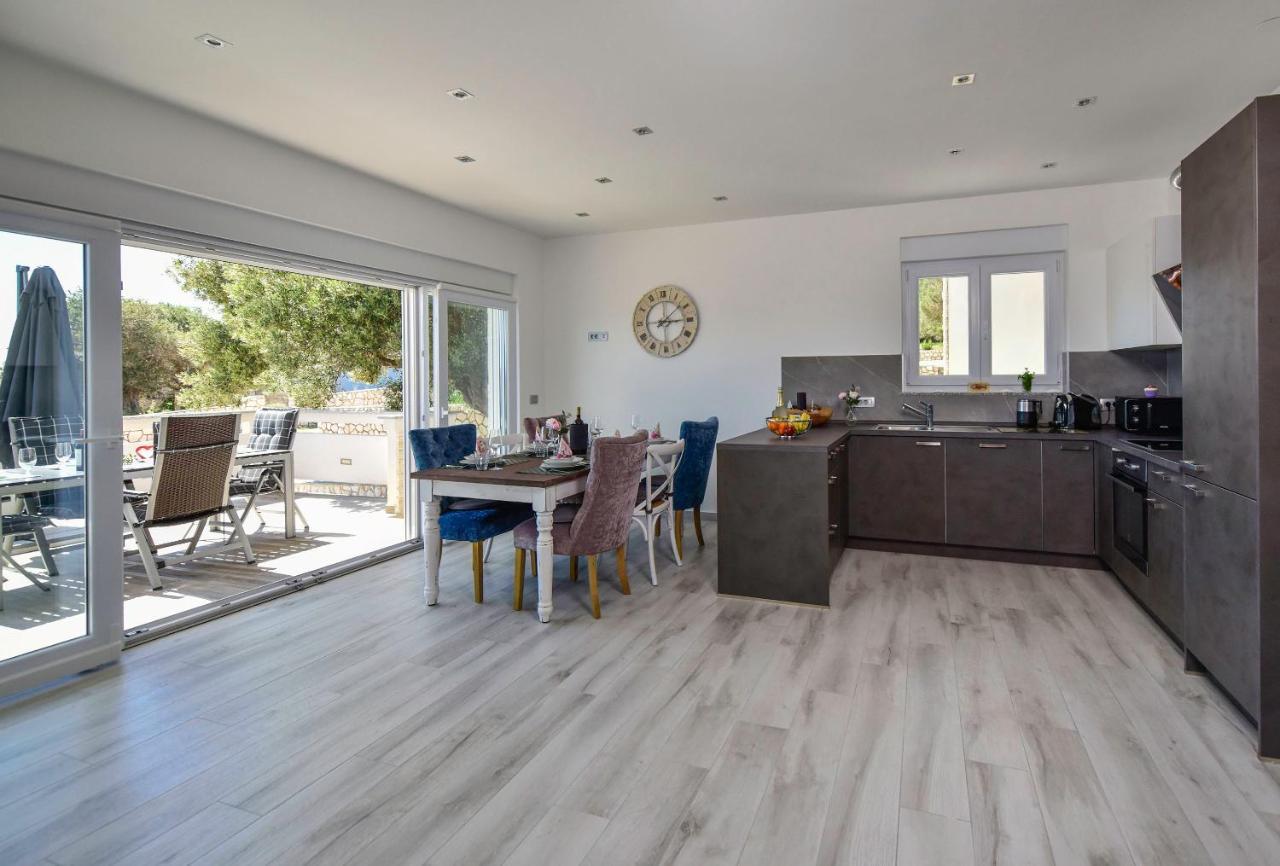 Moderner Bungalow Mit Meerblick Lun  Exterior photo